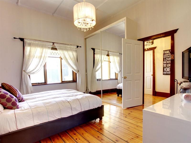 11 Hallville Street, Seaton SA 5023