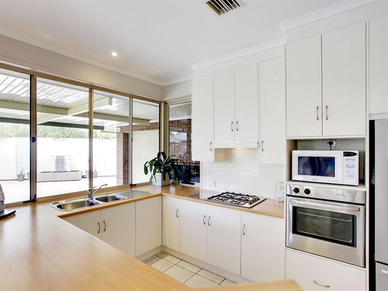 21 Sandpiper Chase, Mawson Lakes SA 5095