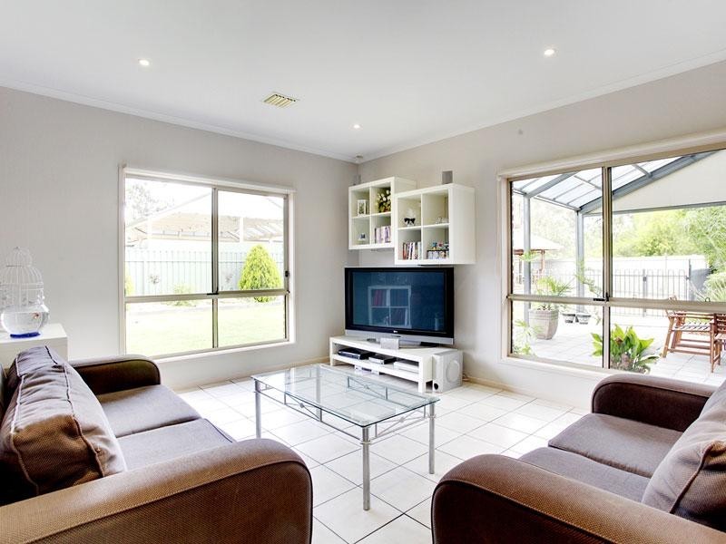 21 Sandpiper Chase, Mawson Lakes SA 5095