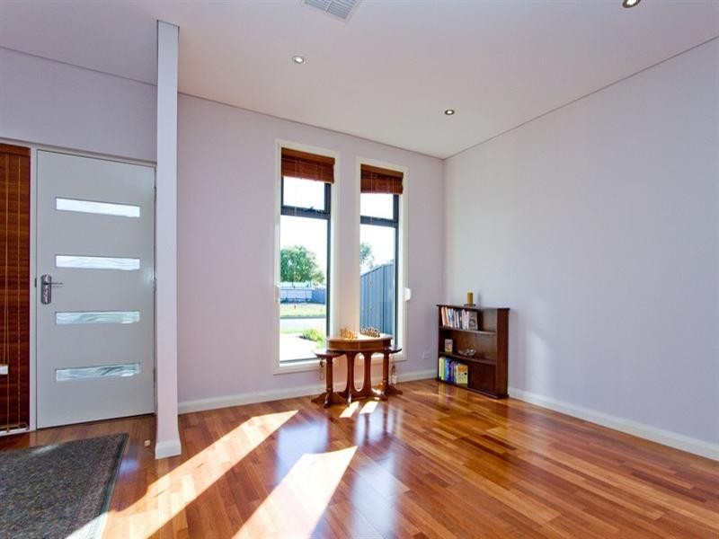 8c Fidock Avenue, Seaton SA 5023