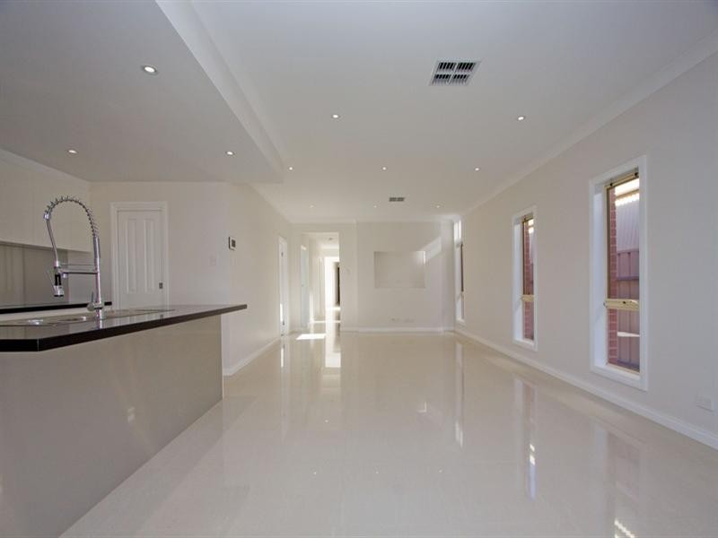 19 Honeyton Street, Seaton SA 5023