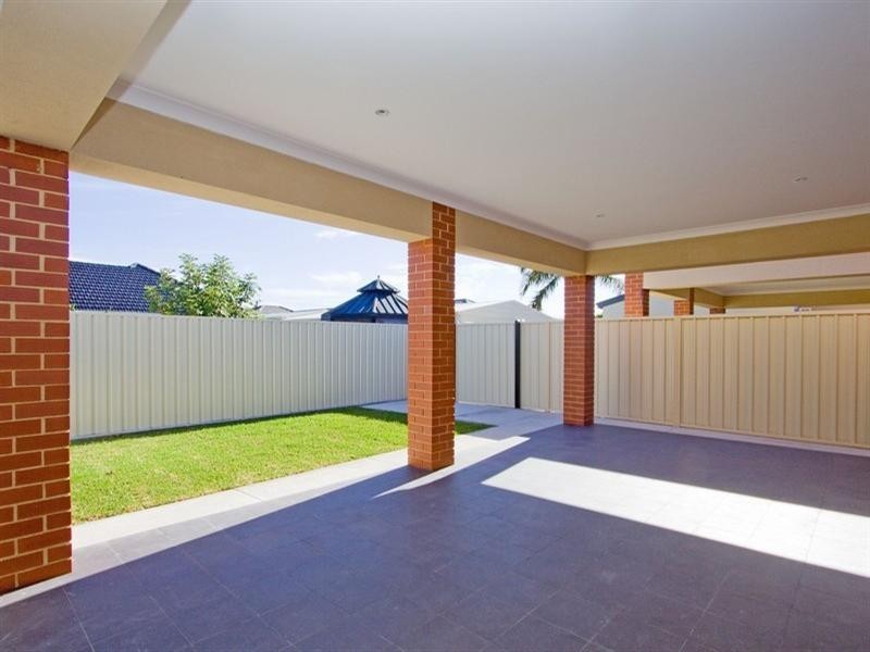 19 Honeyton Street, Seaton SA 5023