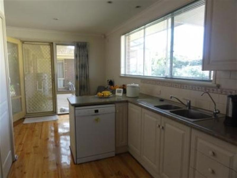 6 Pine Lodge Crest, Grange SA 5022