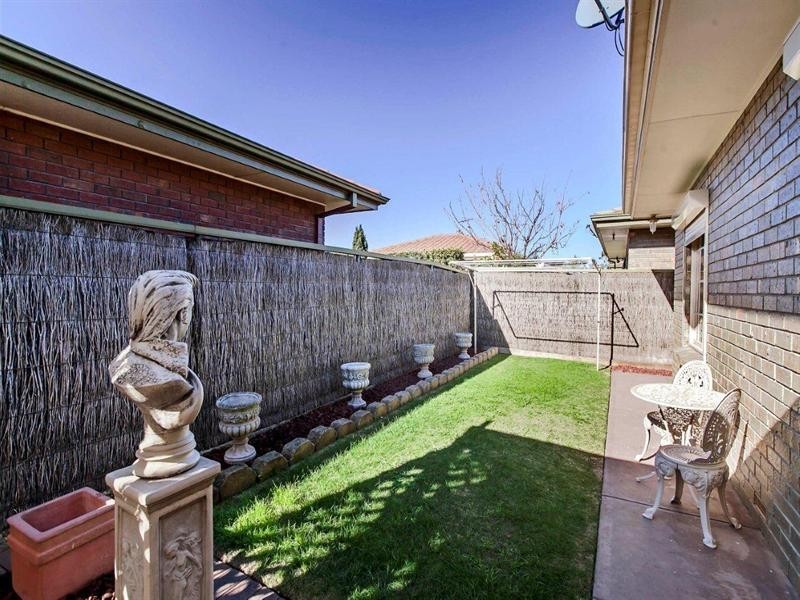 2/14 Cocos Grove, West Lakes SA 5021