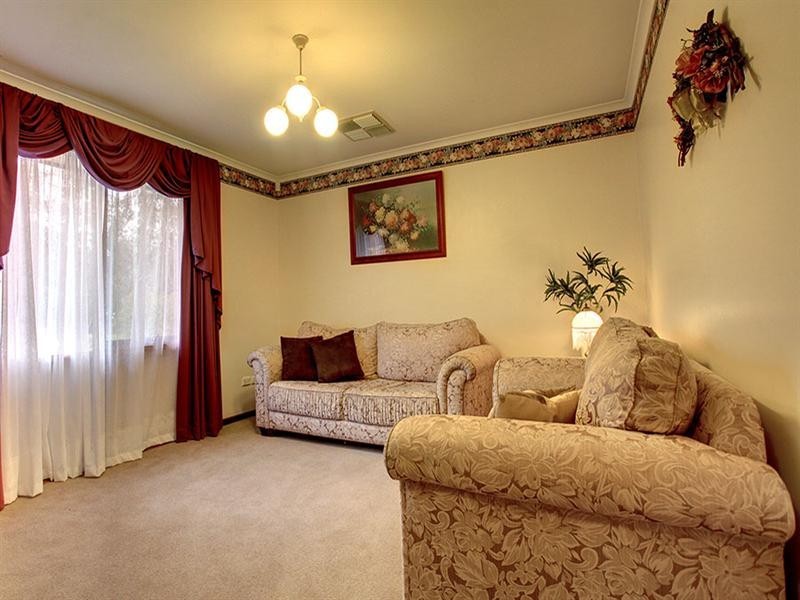 2 Milligan Drive, Para Vista SA 5093