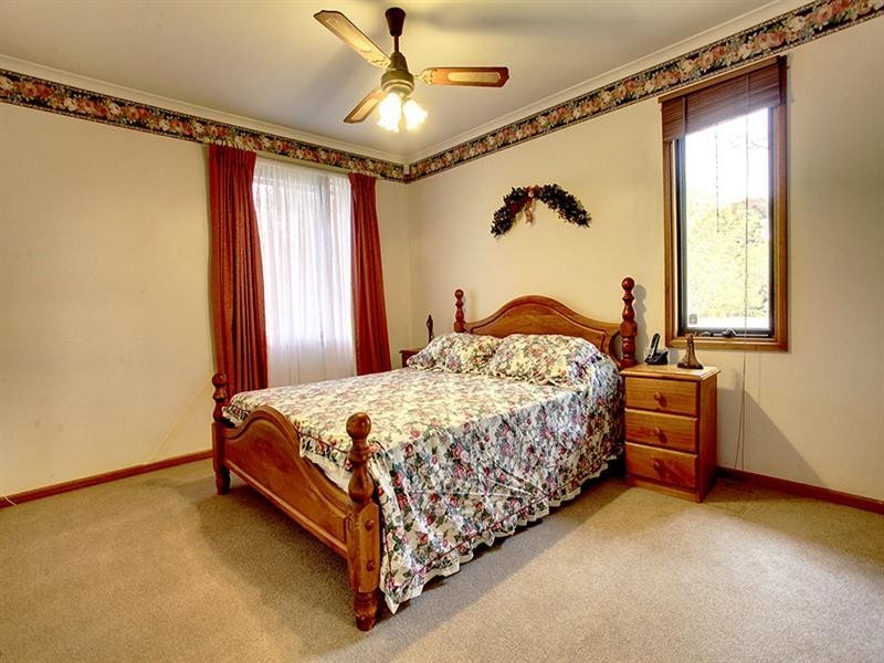 2 Milligan Drive, Para Vista SA 5093