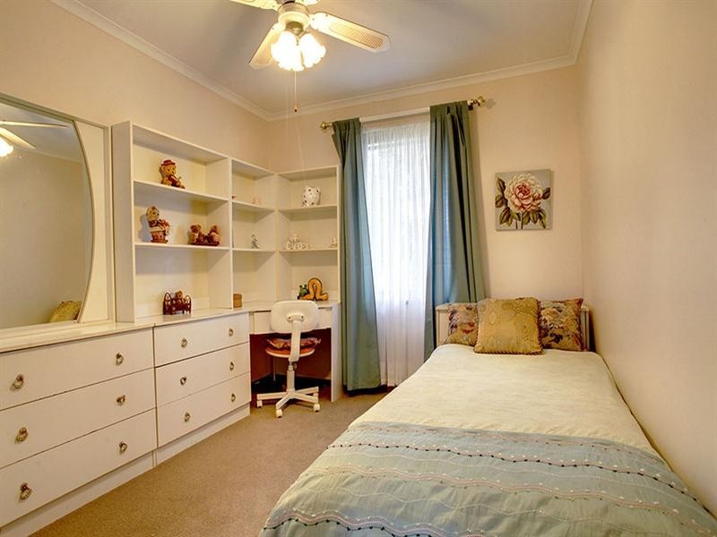 2 Milligan Drive, Para Vista SA 5093