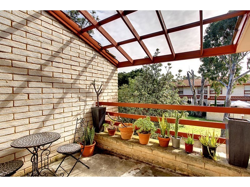 22/7 Mooloola Way, West Lakes Shore SA 5020