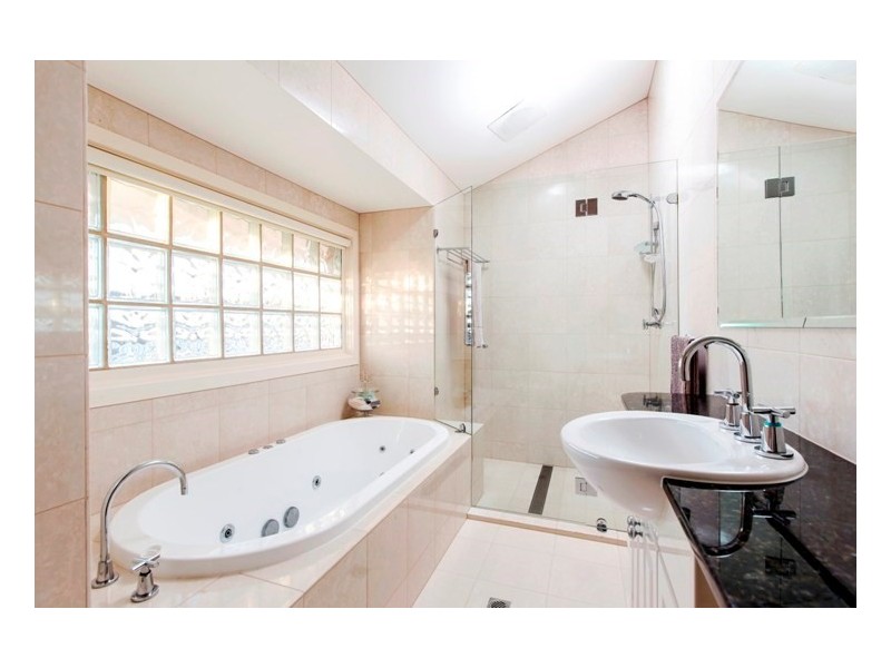 27 Hawaii Court, West Lakes SA 5021