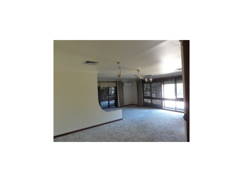 3 Kooyonga Grove, West Lakes SA 5021