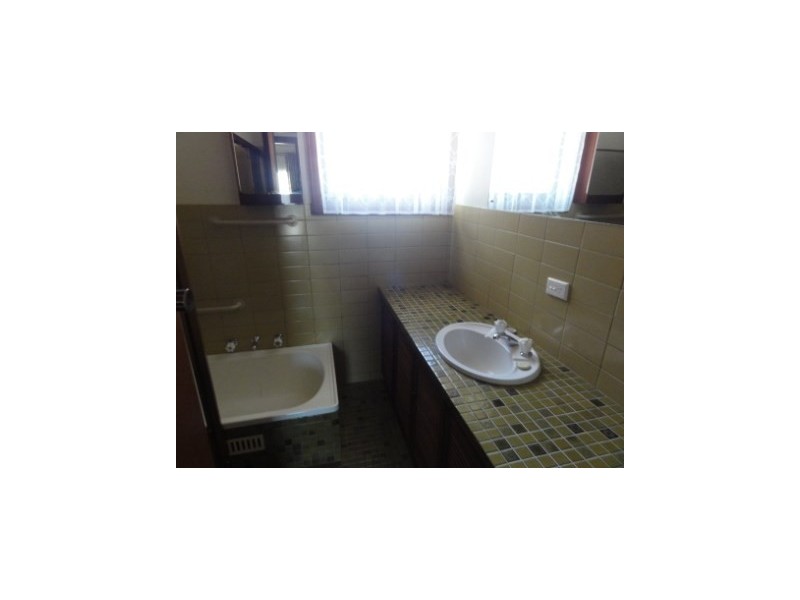 3 Kooyonga Grove, West Lakes SA 5021