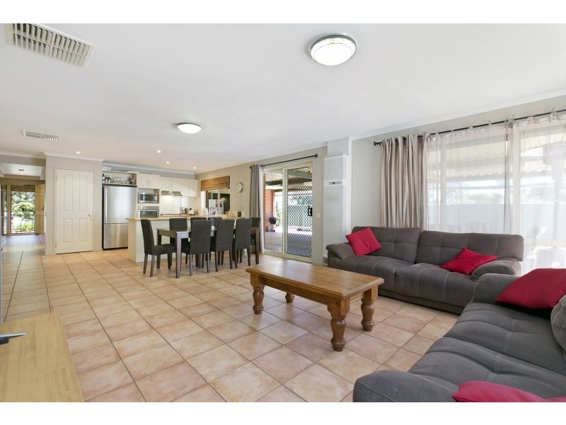 7 Glenmore Court, Paralowie SA 5108