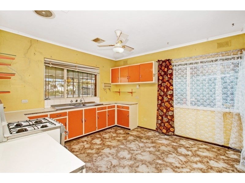 6 Fairway Street, Para Hills SA 5096