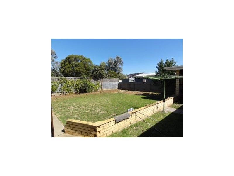 12 Fairway Crescent, Seaton SA 5023