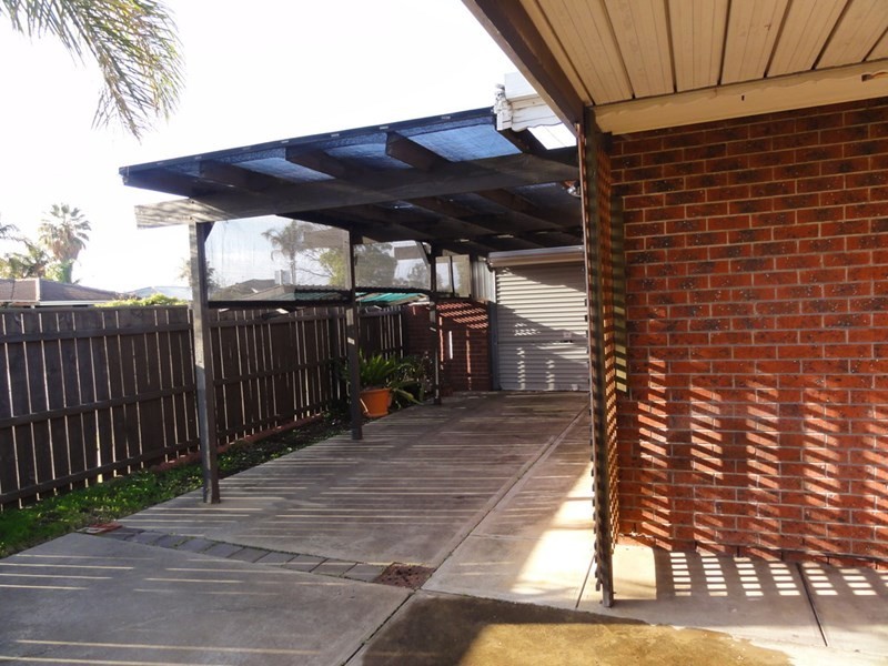 9 Lochside Drive, West Lakes SA 5021