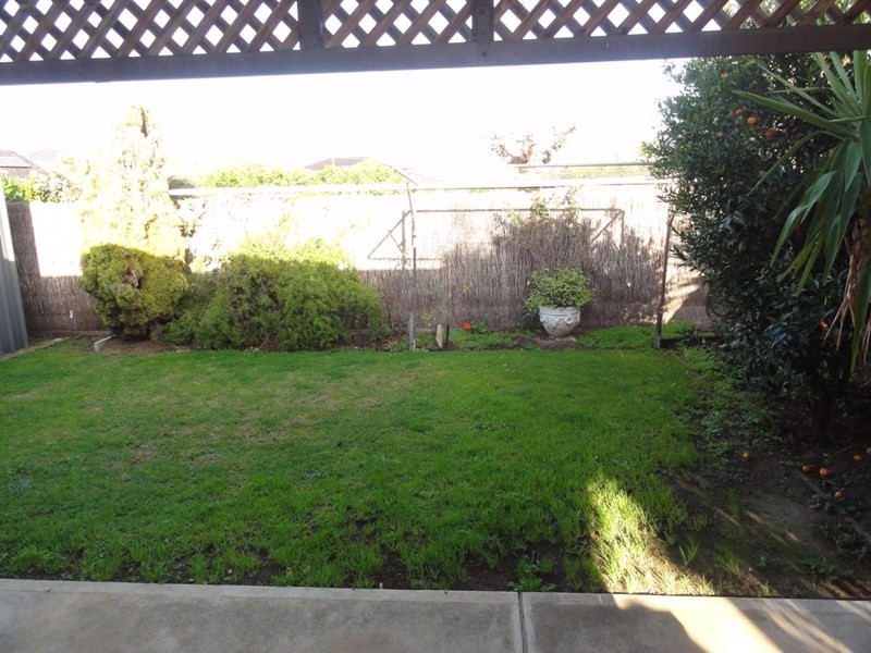 9 Lochside Drive, West Lakes SA 5021