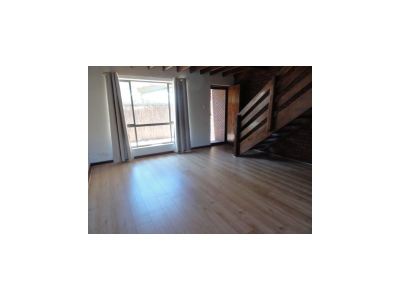 33 Brebner Drive, West Lakes SA 5021