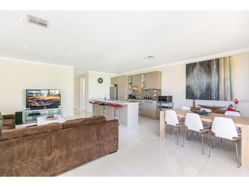10A Flavel Street, Seaton SA 5023