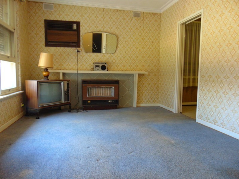 15 Essex Street, Woodville Gardens SA 5012