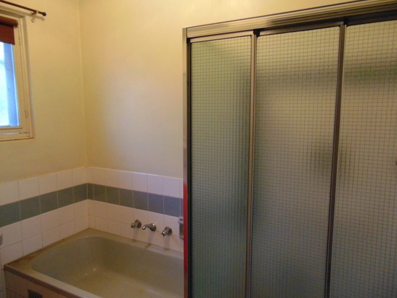 15 Essex Street, Woodville Gardens SA 5012