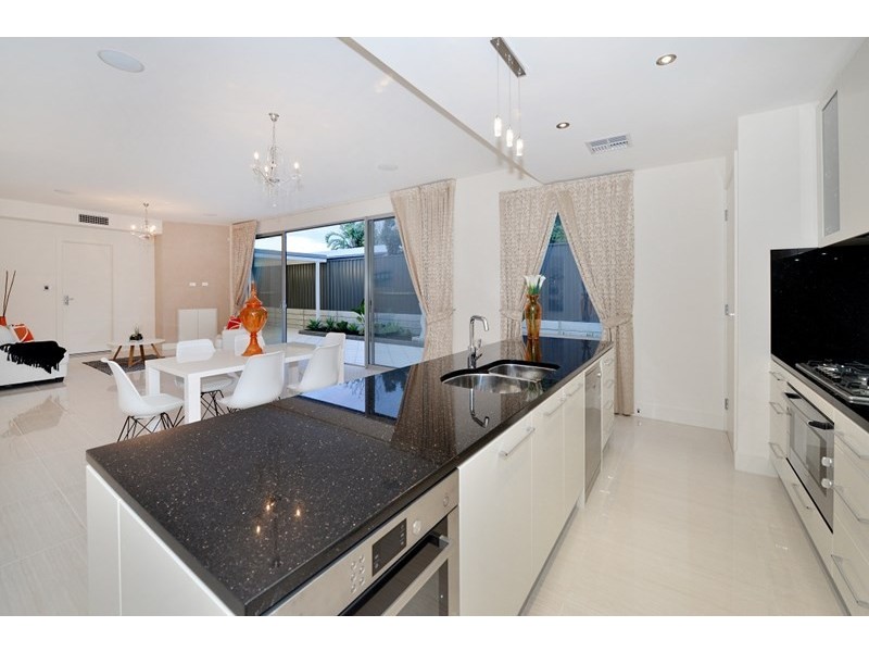 2 Stewart Avenue, Glenelg North SA 5045