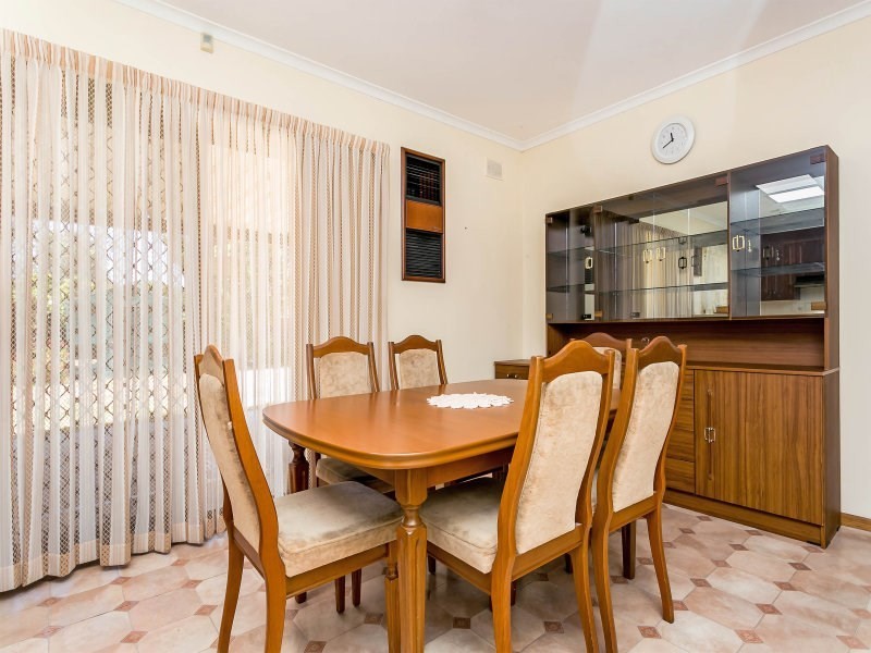 14 SIMS Crescent, West Lakes SA 5021