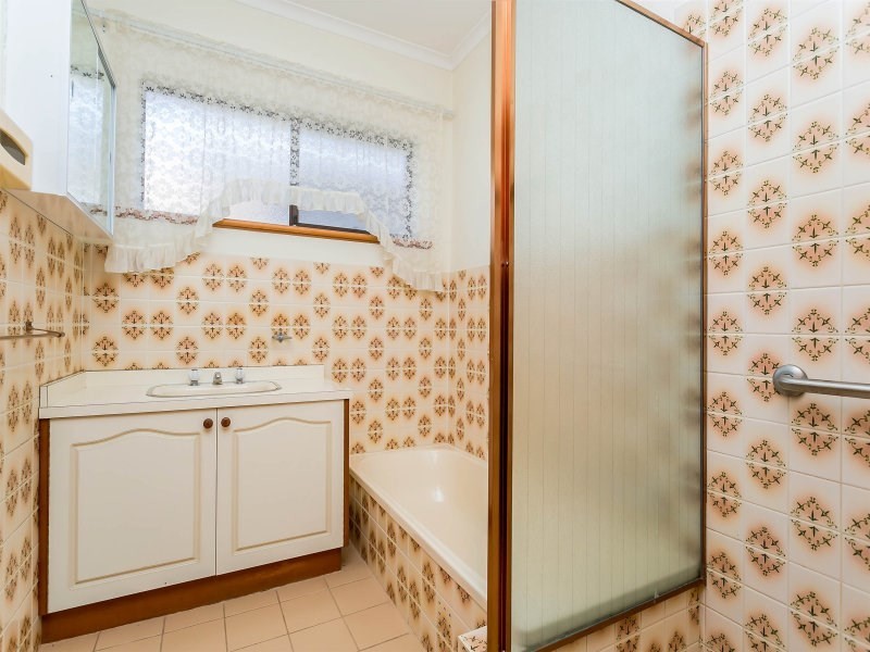 14 SIMS Crescent, West Lakes SA 5021