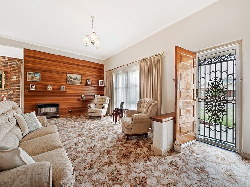 29 Mitchell Street East, Seaton SA 5023