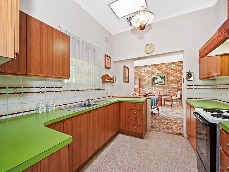 29 Mitchell Street East, Seaton SA 5023