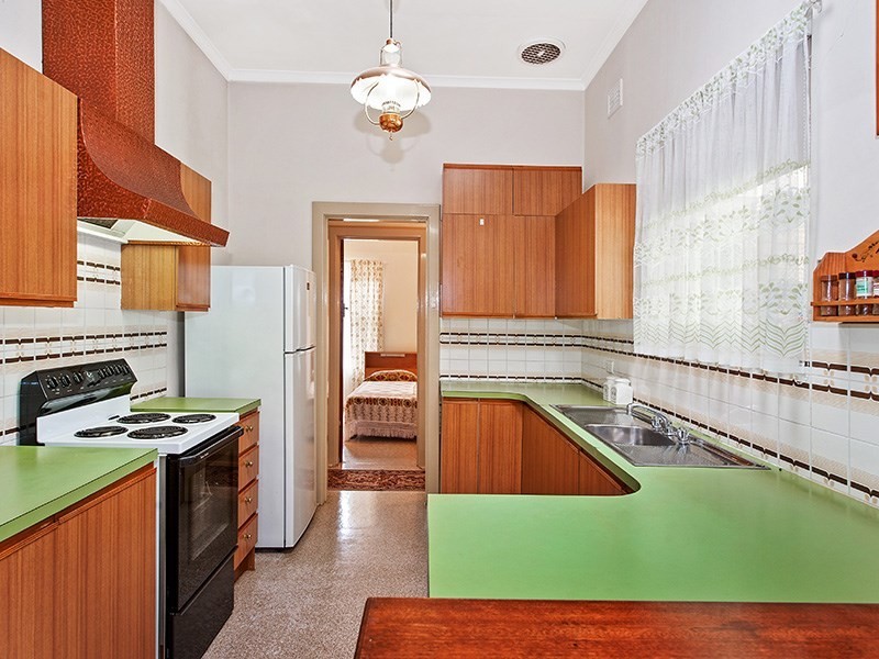 29 Mitchell Street East, Seaton SA 5023