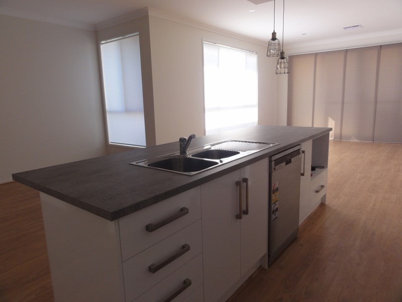 61A Dumfries Street, Seaton SA 5023