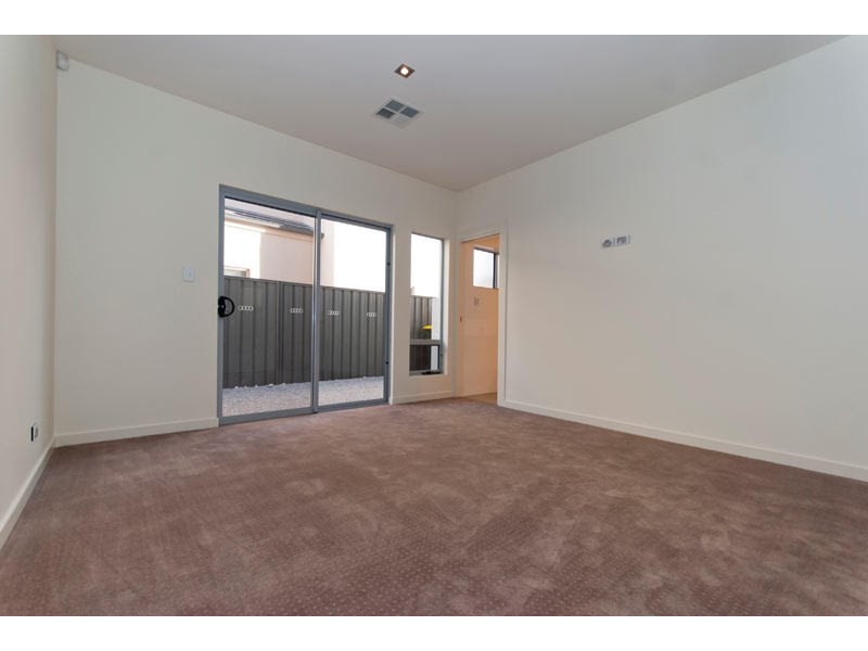 26 Liberman Court, West Lakes SA 5021