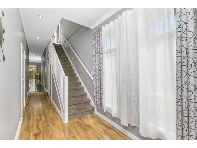 18 Northcote Walk, Mawson Lakes SA 5095