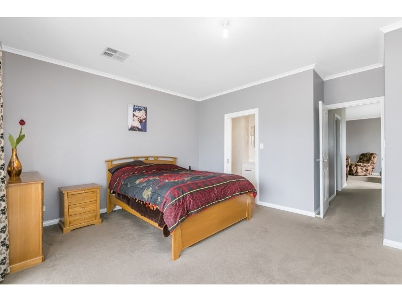 18 Northcote Walk, Mawson Lakes SA 5095