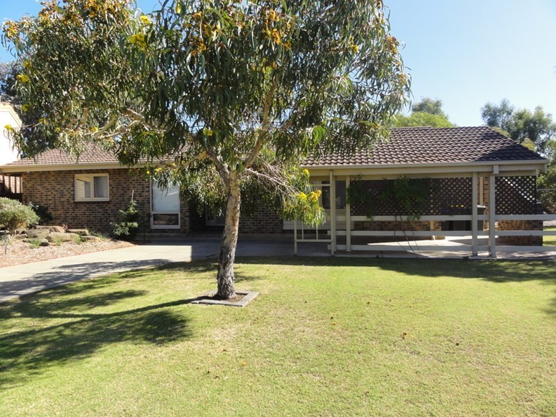1 BIRDIE Court, Grange SA 5022