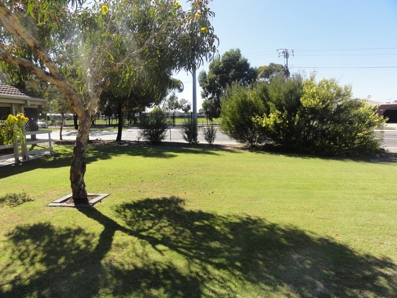 1 BIRDIE Court, Grange SA 5022