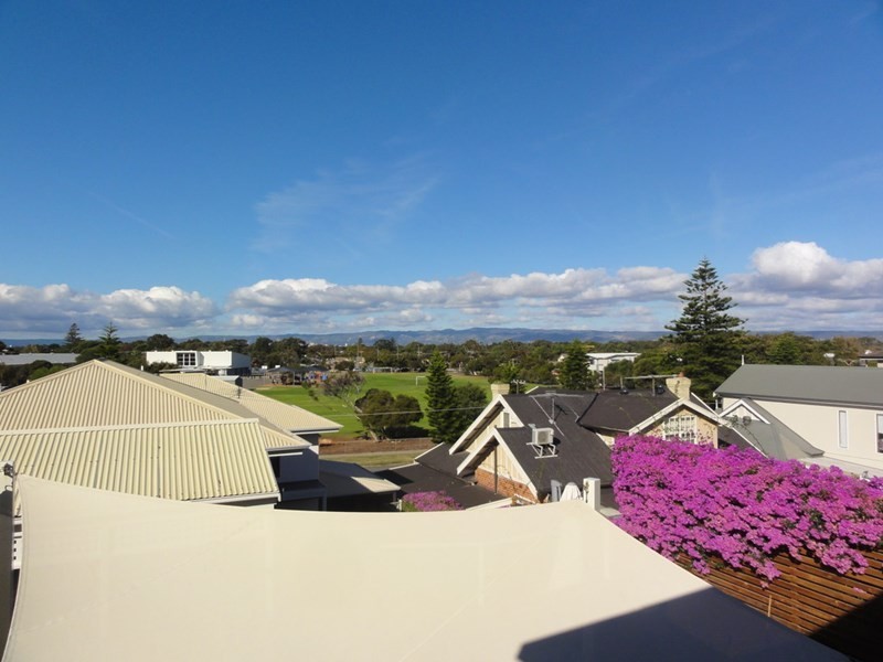 9/168 Seaview Road, Henley Beach South SA 5022