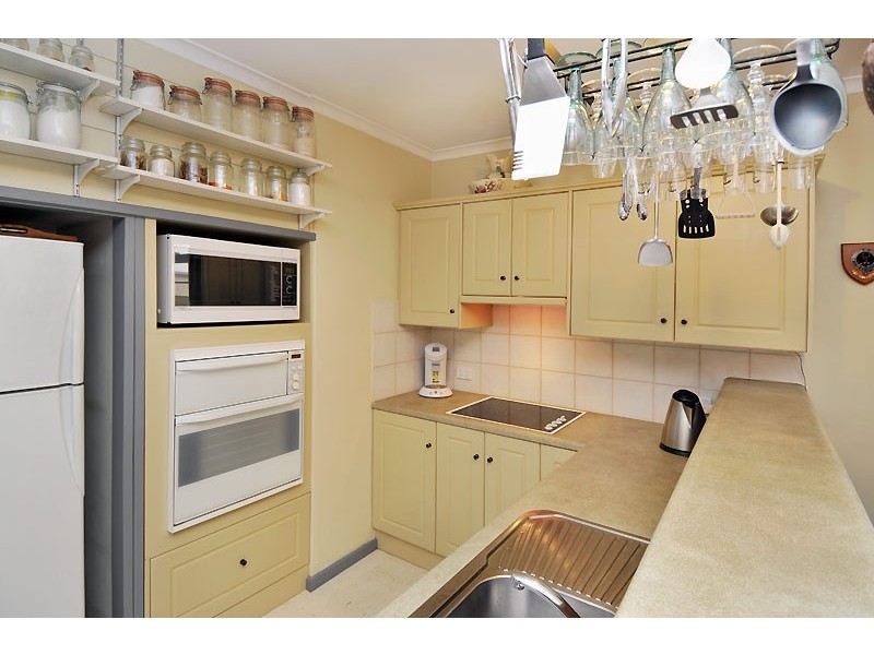 9 NAMBOUR Crescent, West Lakes Shore SA 5020