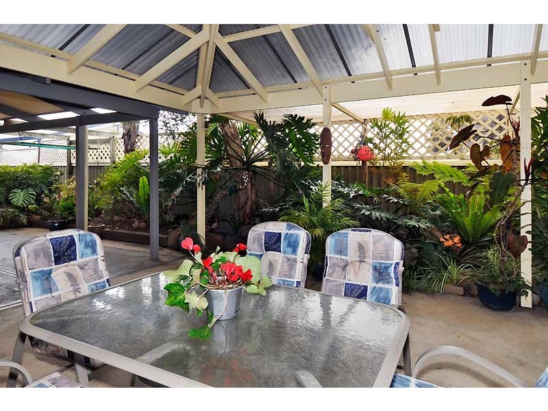 9 NAMBOUR Crescent, West Lakes Shore SA 5020