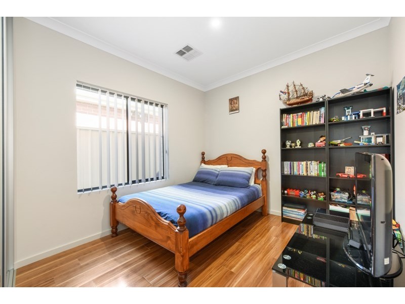 1 Palm Avenue, Royal Park SA 5014