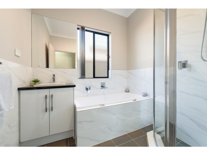 1 Palm Avenue, Royal Park SA 5014