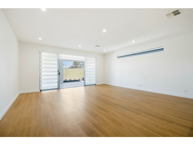 124 Lochside Drive, West Lakes SA 5021