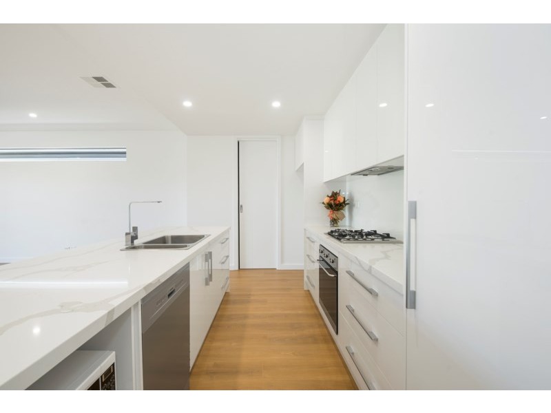 124 Lochside Drive, West Lakes SA 5021