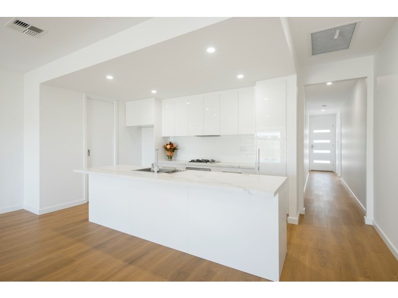 124 Lochside Drive, West Lakes SA 5021