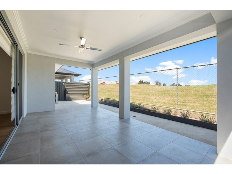 124 Lochside Drive, West Lakes SA 5021