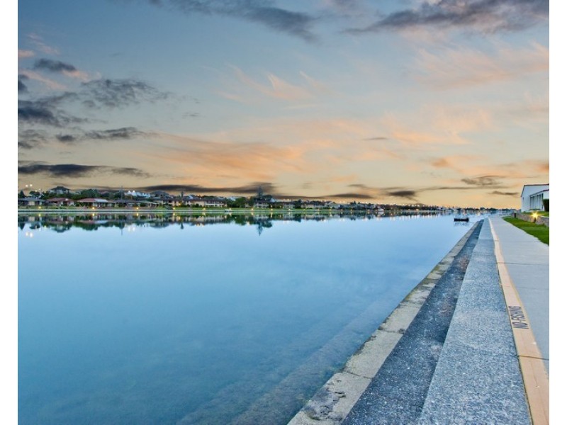 9 Lochside Drive, West Lakes SA 5021