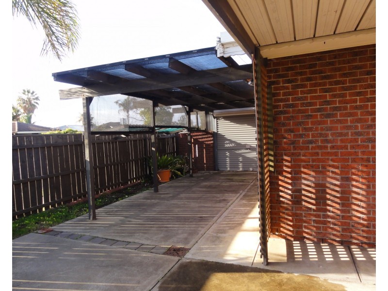 9 Lochside Drive, West Lakes SA 5021