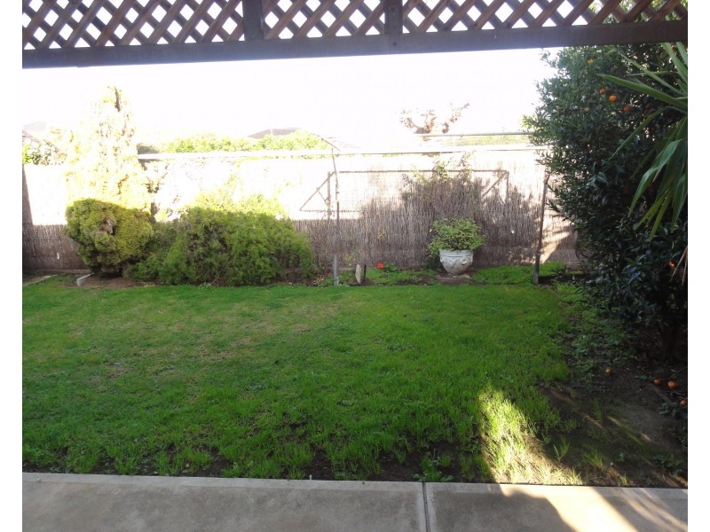 9 Lochside Drive, West Lakes SA 5021