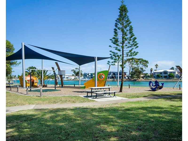 9 Lochside Drive, West Lakes SA 5021