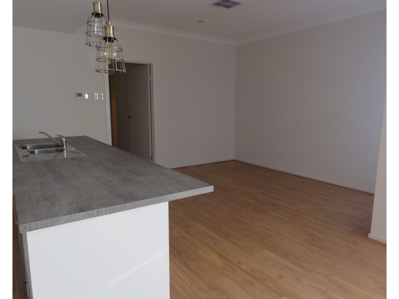 61A Dumfries Avenue, Seaton SA 5023